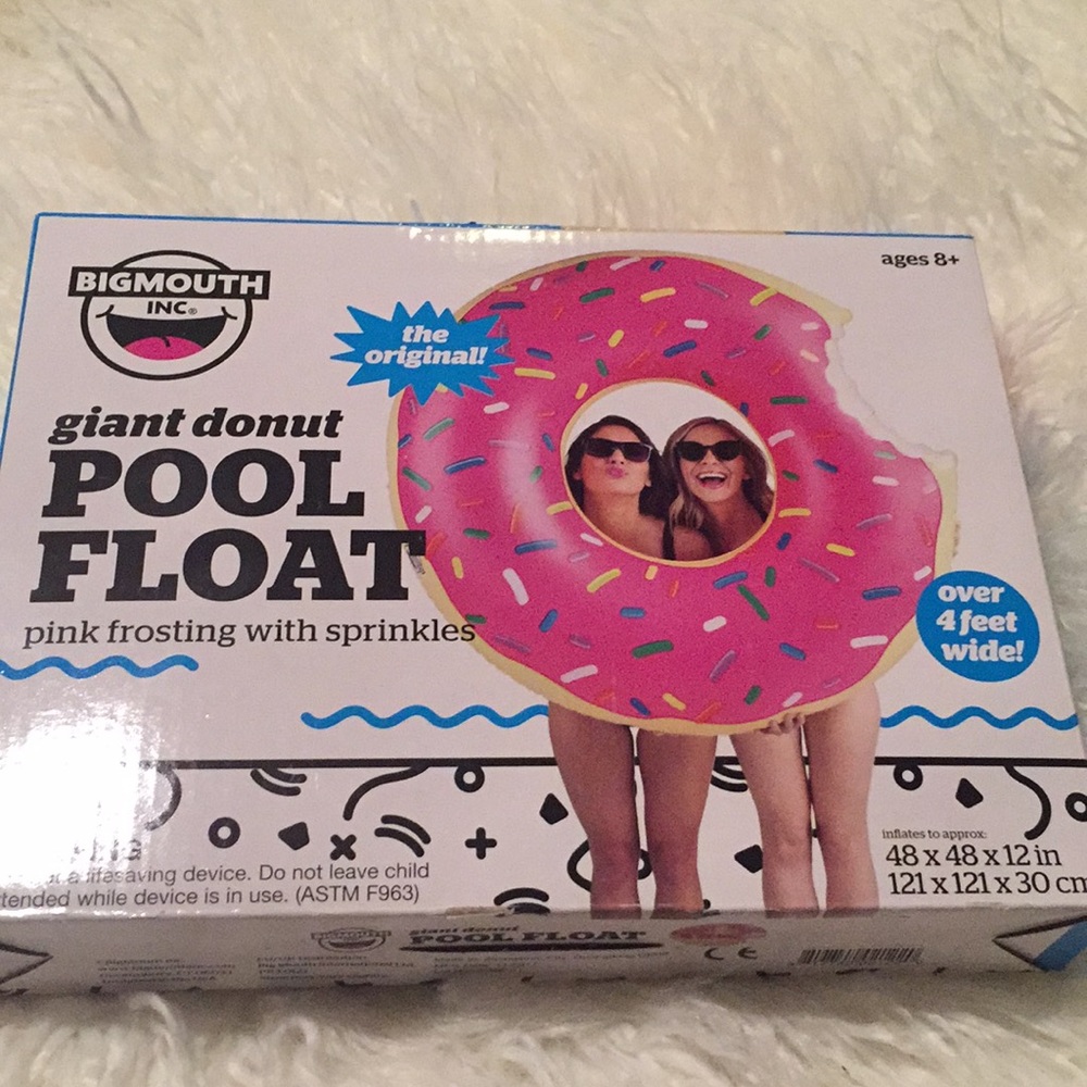 NIB - Giant Donut Pool Float